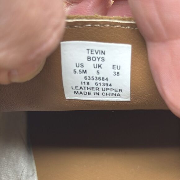 Sperry Topsider Tevin Boys shoes, size 5.5, the color is “dirty buck” - Picture 9 of 13